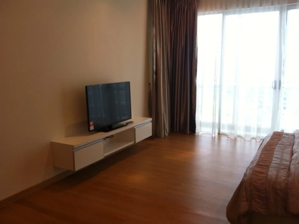 28 Mont Kiara@Mont Kiara – 4 bedroom condominium for sale in Kuala Lumpur (photo 1 of 11)